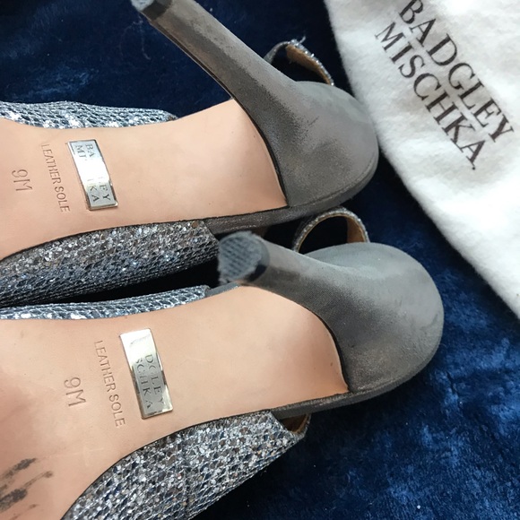 🌸🌸SUPER SALE🌸🌸 BADGLEY MISCHKA SILVER METALLIC SZ 9B - Picture 4 of 7
